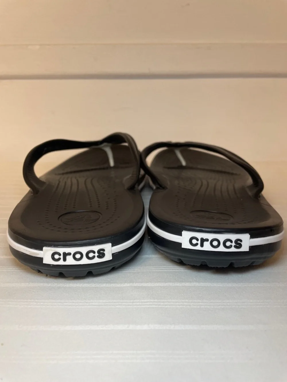 Crocs Crocband Flip Flop black flat beach casual sandals women’s size 10 - Picture 4 of 11